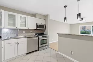 2000 Bayside Dr, Palatine, IL 60074 - Photo 10