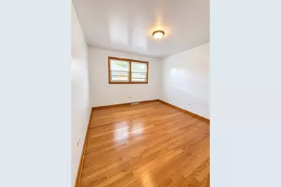 8629 Laramie Avenue, Burbank, IL 60459 - Photo 10