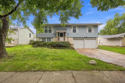 149 S Lancaster Drive, Bolingbrook, IL 60440 - Photo 2