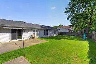 1025 Mayfield Ln, Hoffman Estates, IL 60169 - Photo 24
