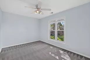 1025 Mayfield Ln, Hoffman Estates, IL 60169 - Photo 18