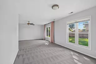 1025 Mayfield Ln, Hoffman Estates, IL 60169 - Photo 8