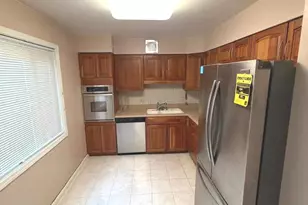 2507 W Howard St, Chicago, IL 60645 - Photo 14