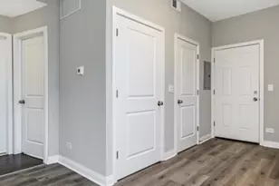 2919 N Kilpatrick Ave, Chicago, IL 60641 - Photo 10