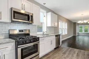 2919 N Kilpatrick Ave, Chicago, IL 60641 - Photo 2