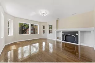 7741 S Phillips Ave, Chicago, IL 60649 - Photo 2
