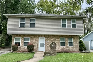 307 Durham Dr, Steger, IL 60475 - Photo 1