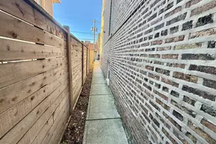 5834 W Dakin St, Chicago, IL 60634 - Photo 6