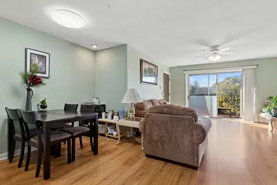 612 Cobblestone Circle #E, Glenview, IL 60025 - Photo 6
