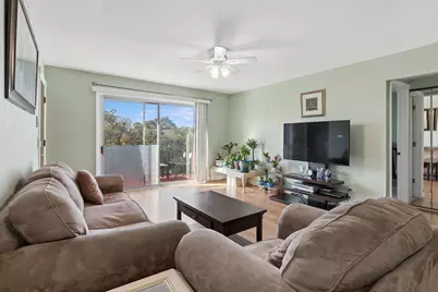 612 Cobblestone Circle #E, Glenview, IL 60025 - Photo 4