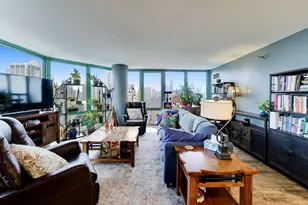 111 W Maple St, Chicago, IL 60610 - Photo 2