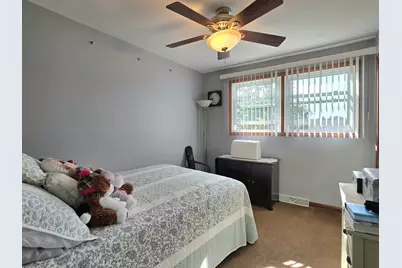9001 S Maple Lane, Hickory Hills, IL 60457 - Photo 10