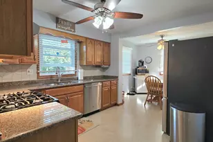 9001 S Maple Ln, Hickory Hills, IL 60457 - Photo 2