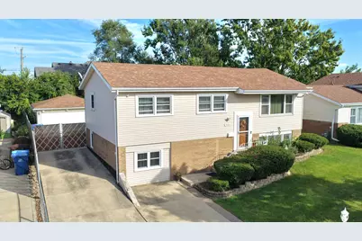 9001 S Maple Lane, Hickory Hills, IL 60457 - Photo 1