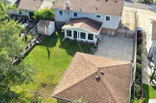 9001 S Maple Ln, Hickory Hills, IL 60457 - Photo 18