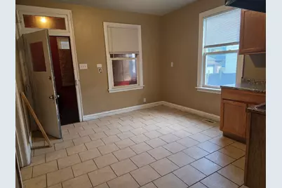 8621 S Marquette Avenue, Chicago, IL 60617 - Photo 6