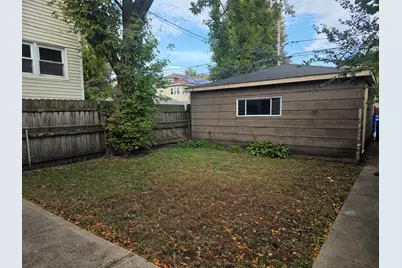 8621 S Marquette Avenue, Chicago, IL 60617 - Photo 14