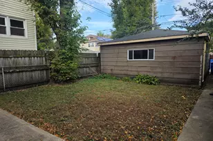 8621 S Marquette Ave, Chicago, IL 60617 - Photo 14