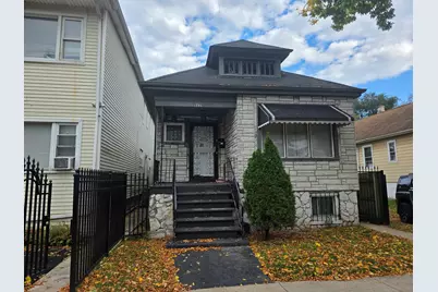 8621 S Marquette Avenue, Chicago, IL 60617 - Photo 1