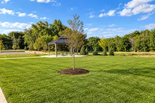 645 Ruby Rd, Crystal Lake, IL 60014 - Photo 14