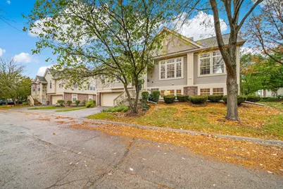 2820 N Greenwood Avenue, Arlington Heights, IL 60004 - Photo 2