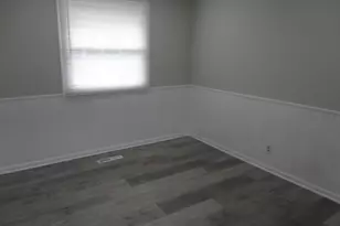 423 Blackhawk Ave, Carpentersville, IL 60110 - Photo 22