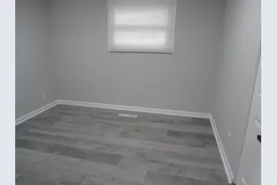 423 Blackhawk Avenue, Carpentersville, IL 60110 - Photo 24