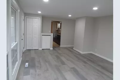 423 Blackhawk Avenue, Carpentersville, IL 60110 - Photo 12