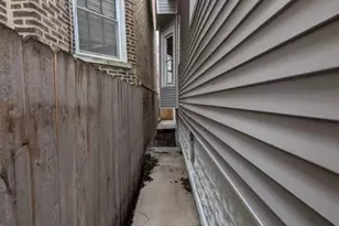 654 E 92nd Pl, Chicago, IL 60619 - Photo 26