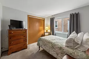 5470 W Higgins Ave, Chicago, IL 60630 - Photo 10