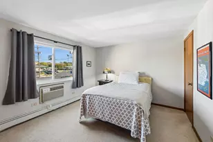 5470 W Higgins Ave, Chicago, IL 60630 - Photo 12