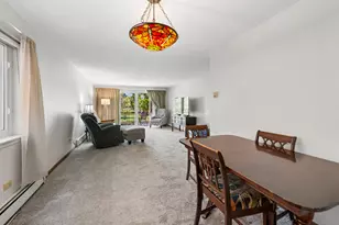 5470 W Higgins Ave, Chicago, IL 60630 - Photo 4