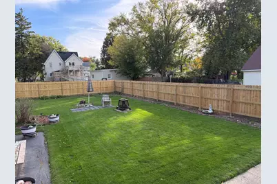1318 Pleasant Street, Dekalb, IL 60115 - Photo 10