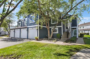 1002 Boston Cir, Schaumburg, IL 60193 - Photo 2