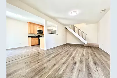 640 Gray Court, Wheeling, IL 60090 - Photo 2