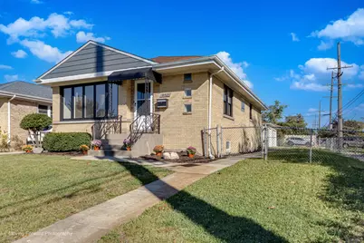 4401 N Osage Avenue, Norridge, IL 60706 - Photo 2