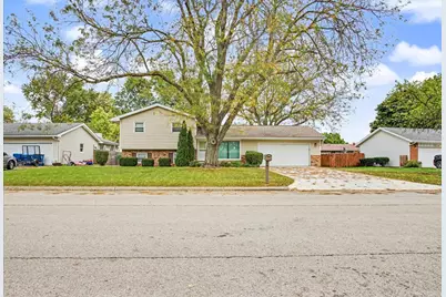 804 N Illini Avenue, Pontiac, IL 61764 - Photo 1