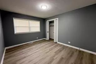17700 Grandview Dr, Hazel Crest, IL 60429 - Photo 8