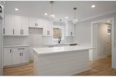 8648 S Phillips Avenue, Chicago, IL 60617 - Photo 12