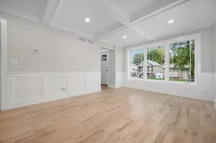 8648 S Phillips Ave, Chicago, IL 60617 - Photo 4