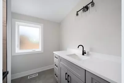 8648 S Phillips Avenue, Chicago, IL 60617 - Photo 16