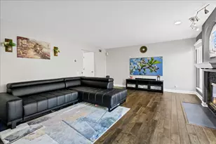 1540 Regan Ct, Hoffman Estates, IL 60192 - Photo 6