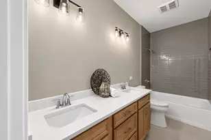 214 Burr Oak Circle, Elgin, IL 60124 - Photo 20