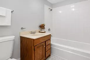 8541 N Lotus Ave, Skokie, IL 60077 - Photo 6