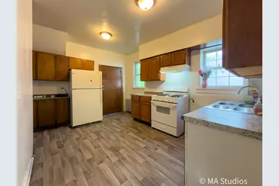 1833 Hartrey Avenue, Evanston, IL 60201 - Photo 10
