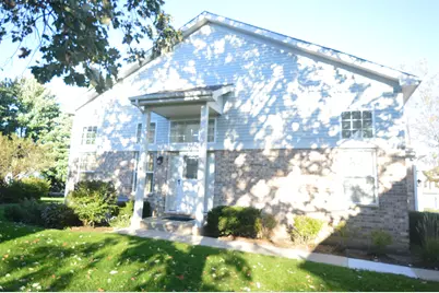 152 Sussex Court, Roselle, IL 60172 - Photo 2