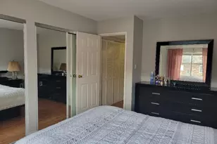 9356 Bay Colony Dr, Des Plaines, IL 60016 - Photo 10
