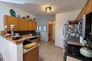 661 Fieldcrest Dr, South Elgin, IL 60177 - Photo 12