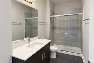 1545 W North Ave, Chicago, IL 60642 - Photo 22