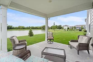 695 Kentshire Cir, Elgin, IL 60124 - Photo 18